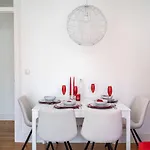 Akicity Campolide Apollo Apartament *